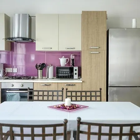 Modern 2br Apt With Private Balcony In Apartament St. Paul's Bay
