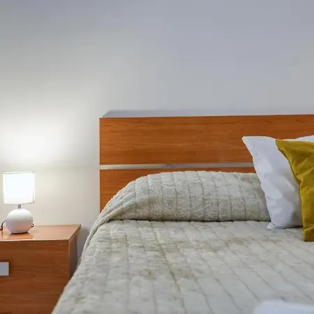 Modern 2br Apt With Private Balcony In