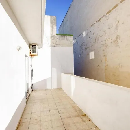 Modern 2br Apt With Private Balcony In *