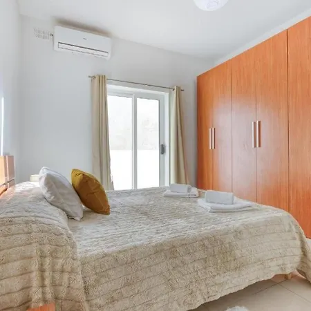 Modern 2br Apt With Private Balcony In דירה *
