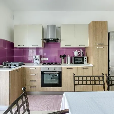 Modern 2br Apt With Private Balcony In דירה סיינט פול ביי
